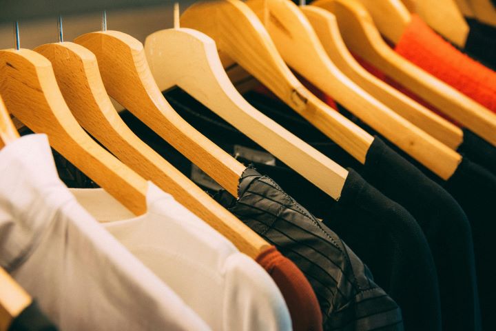 Baju Garis Vertikal