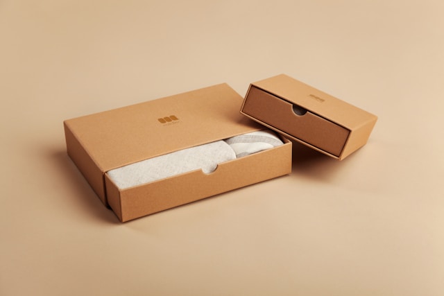 kotak paket